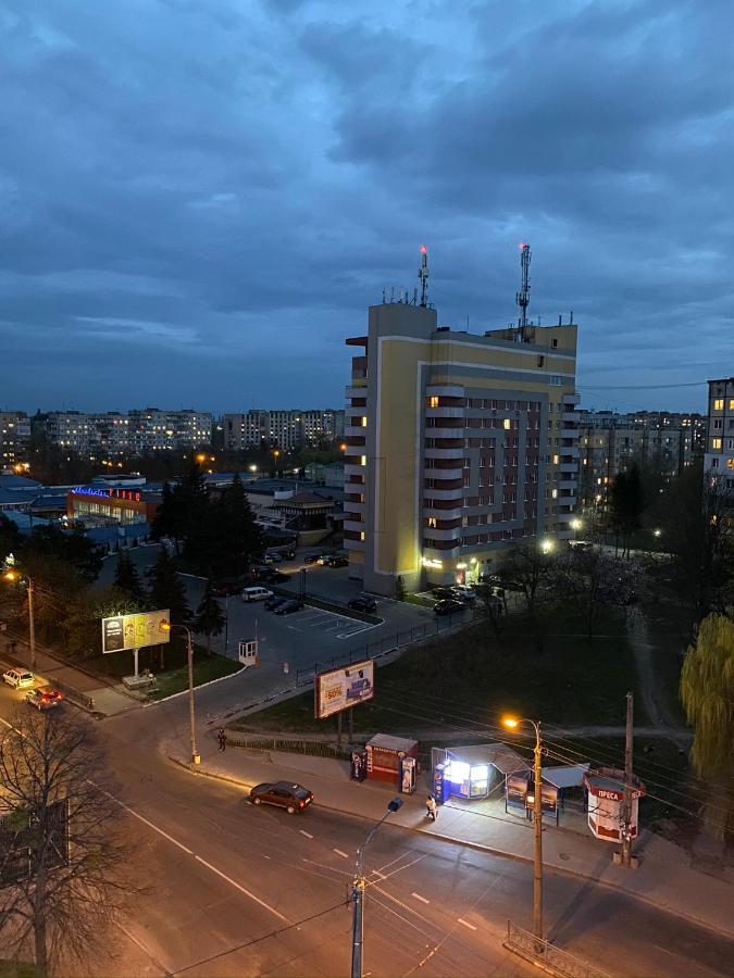 Двохкімнатні Люкс Апартаменти В Жк Арена ,Район Автовокзалу 리우네 외부 사진